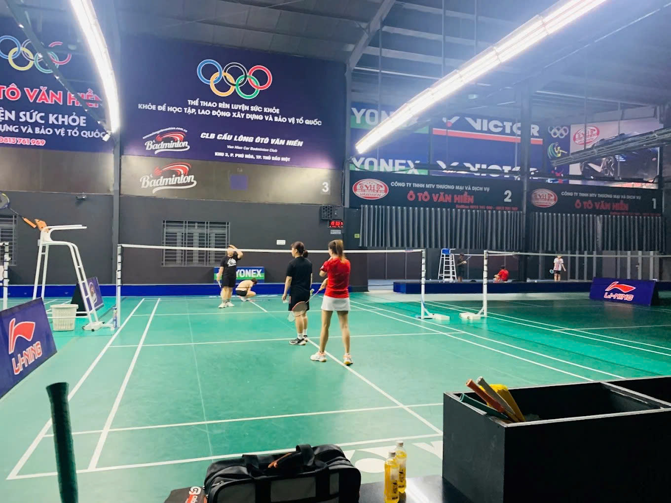 Sân Cầu Lông Văn Hiền